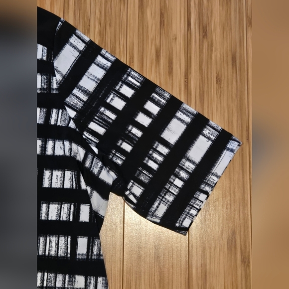 NWOT Elie McCarthy Checkered Button-Up Shirt - Picture 4 of 9